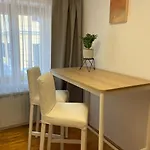 In Zentraler Lage - Nur Wenige Minuten Zum Und Stadt By Interhome Apartment