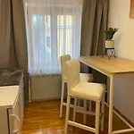 In Zentraler Lage - Nur Wenige Minuten Zum Und Stadt By Interhome *