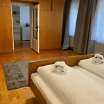 In Zentraler Lage - Nur Wenige Minuten Zum Und Stadt By Interhome Apartment
