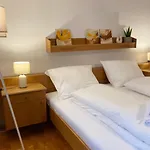 In Zentraler Lage - Nur Wenige Minuten Zum Und Stadt By Interhome Apartment *
