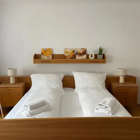 Lejlighed In Zentraler Lage - Nur Wenige Minuten Zum Und Stadt By Interhome