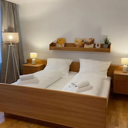 In Zentraler Lage - Nur Wenige Minuten Zum Und Stadt By Interhome *