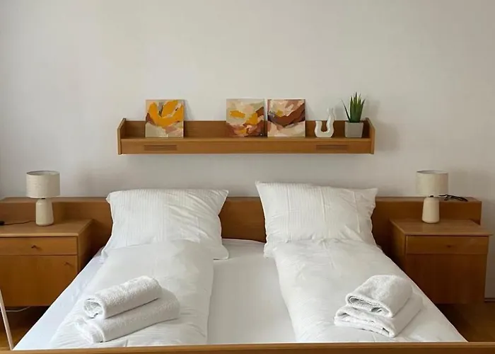 Apartment In Zentraler Lage - Nur Wenige Minuten Zum Und Stadt By Interhome