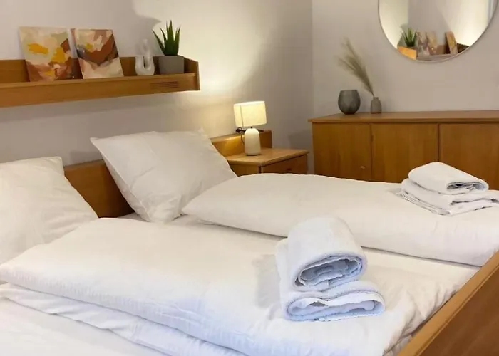 In Zentraler Lage - Nur Wenige Minuten Zum Und Stadt By Interhome * Gmunden