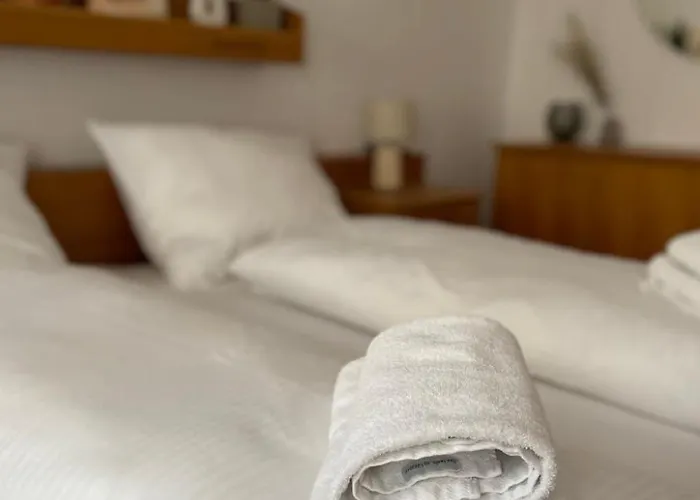 In Zentraler Lage - Nur Wenige Minuten Zum Und Stadt By Interhome