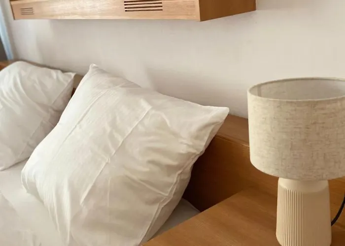 Apartment In Zentraler Lage - Nur Wenige Minuten Zum Und Stadt By Interhome Gmunden