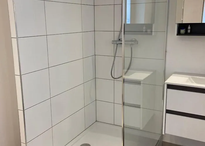 Lejlighed In Zentraler Lage - Nur Wenige Minuten Zum Und Stadt By Interhome Gmunden