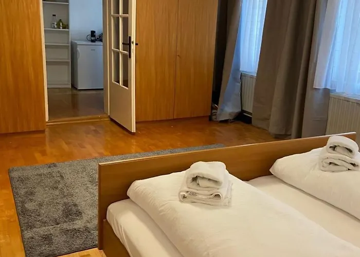 In Zentraler Lage - Nur Wenige Minuten Zum Und Stadt By Interhome Apartment