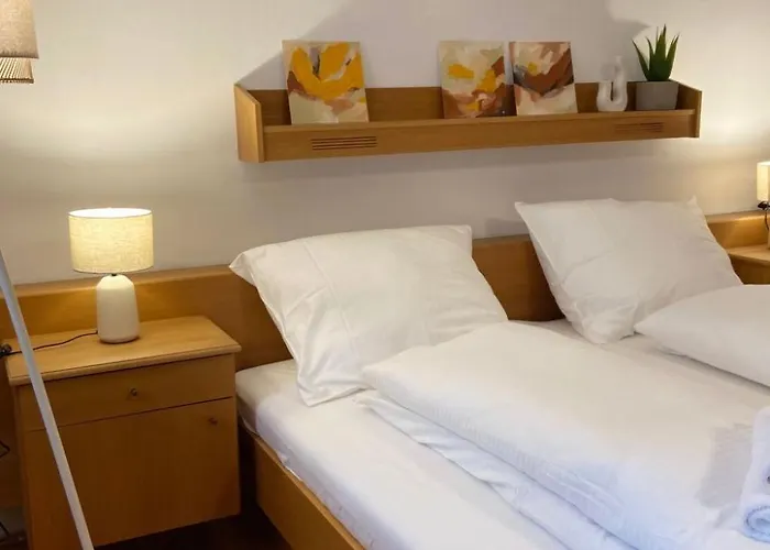 In Zentraler Lage - Nur Wenige Minuten Zum Und Stadt By Interhome Apartment *