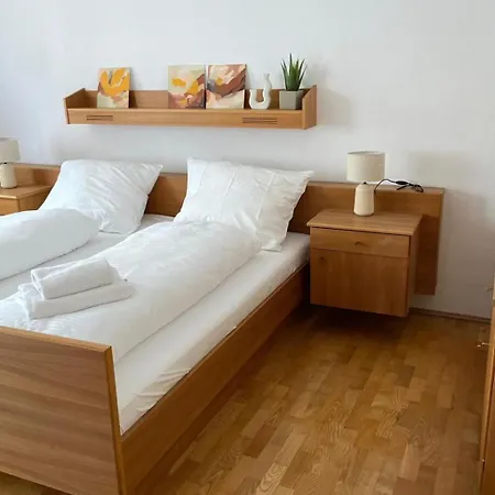 In Zentraler Lage - Nur Wenige Minuten Zum Und Stadt By Interhome Lägenhet *