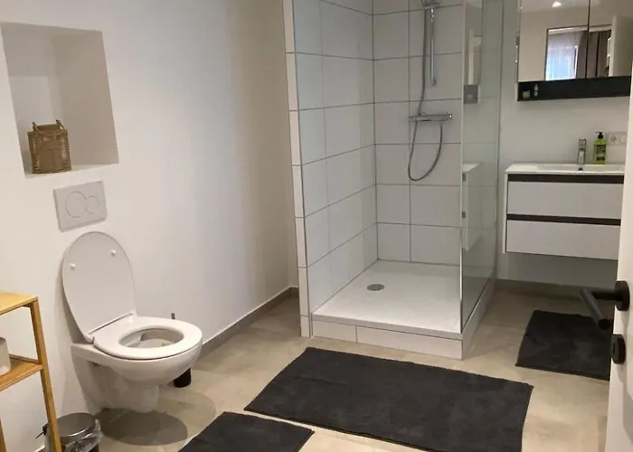 In Zentraler Lage - Nur Wenige Minuten Zum Und Stadt By Interhome Lägenhet *